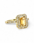 Anillo Halo Citrino Central Rectangular en grifa en oro 18K