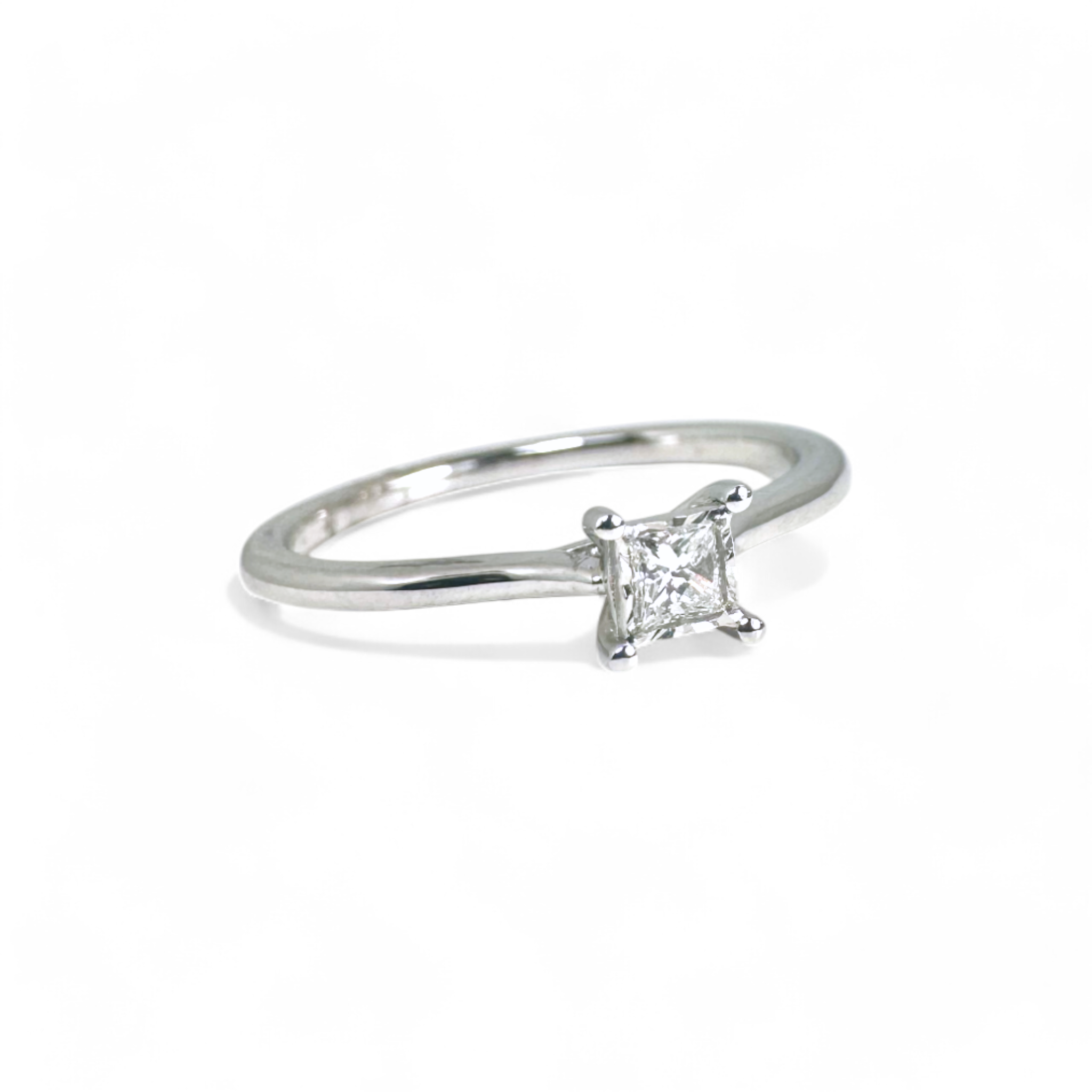 Anillo Solitario Diamante Princess 14K