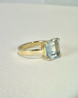 Anillo Aguamarina Rectangular grifa Gold