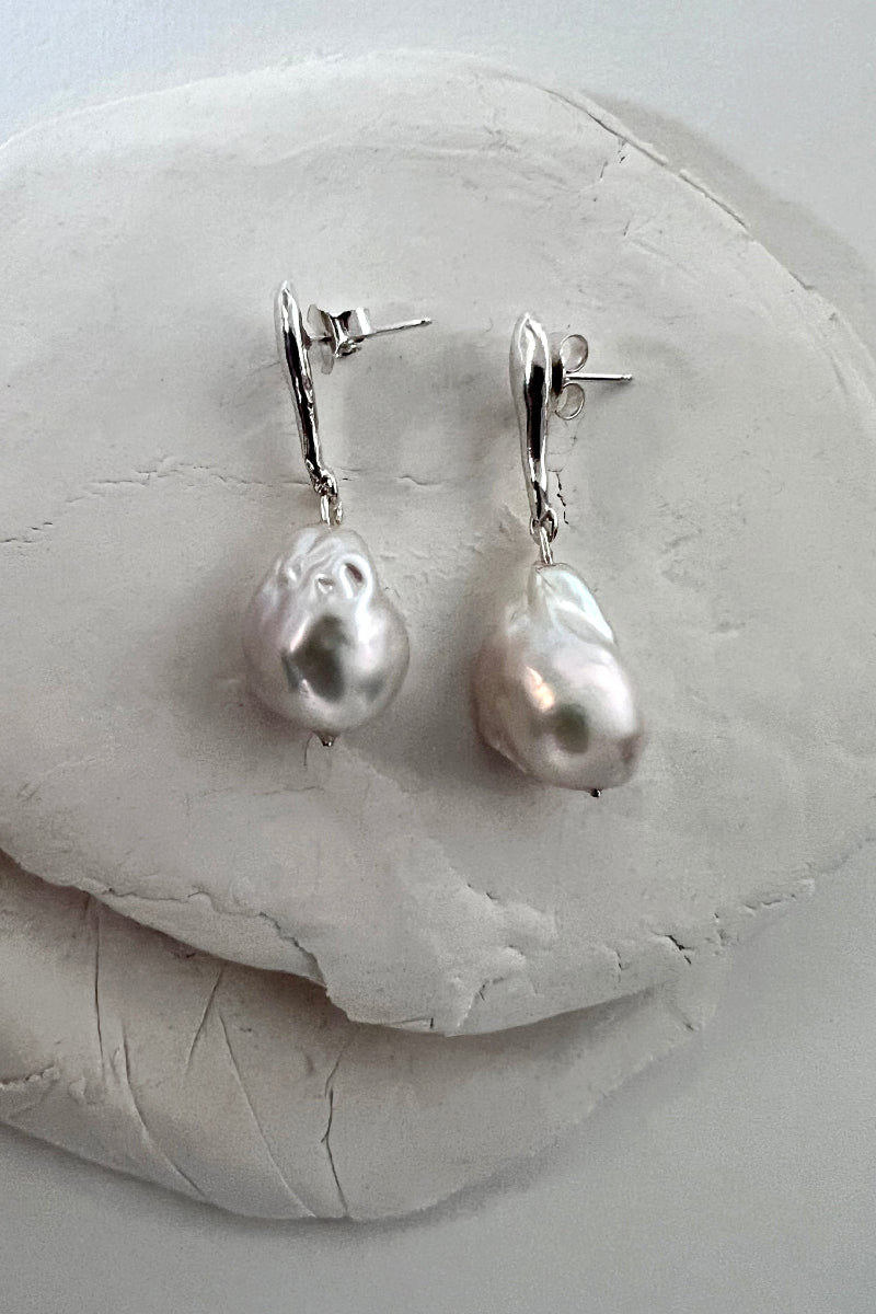 Aros plata perla barroca Bianca - Tita Cardemil