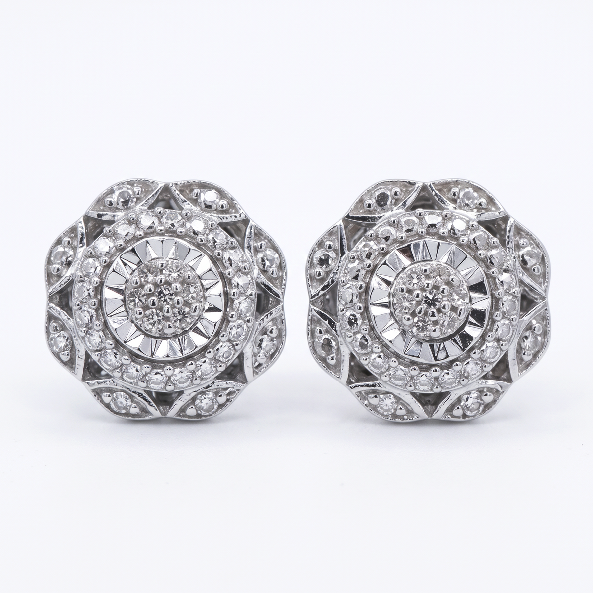 Aros stud diamantes 0,05 ct Flor cluster plata