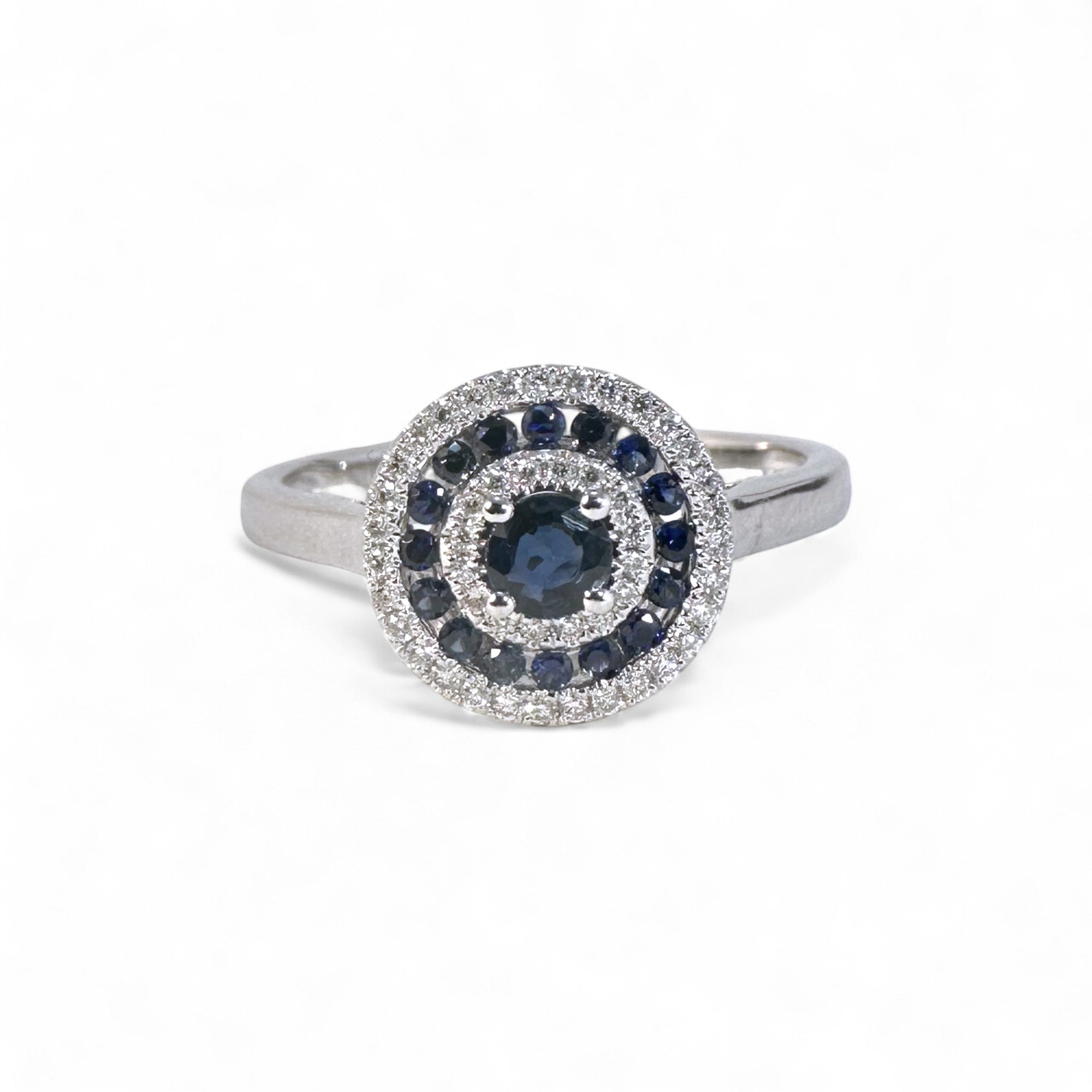 A pedido - Anillo Solitario Zafiro Halo triple de brillantes y zafiros en oro blanco 18K