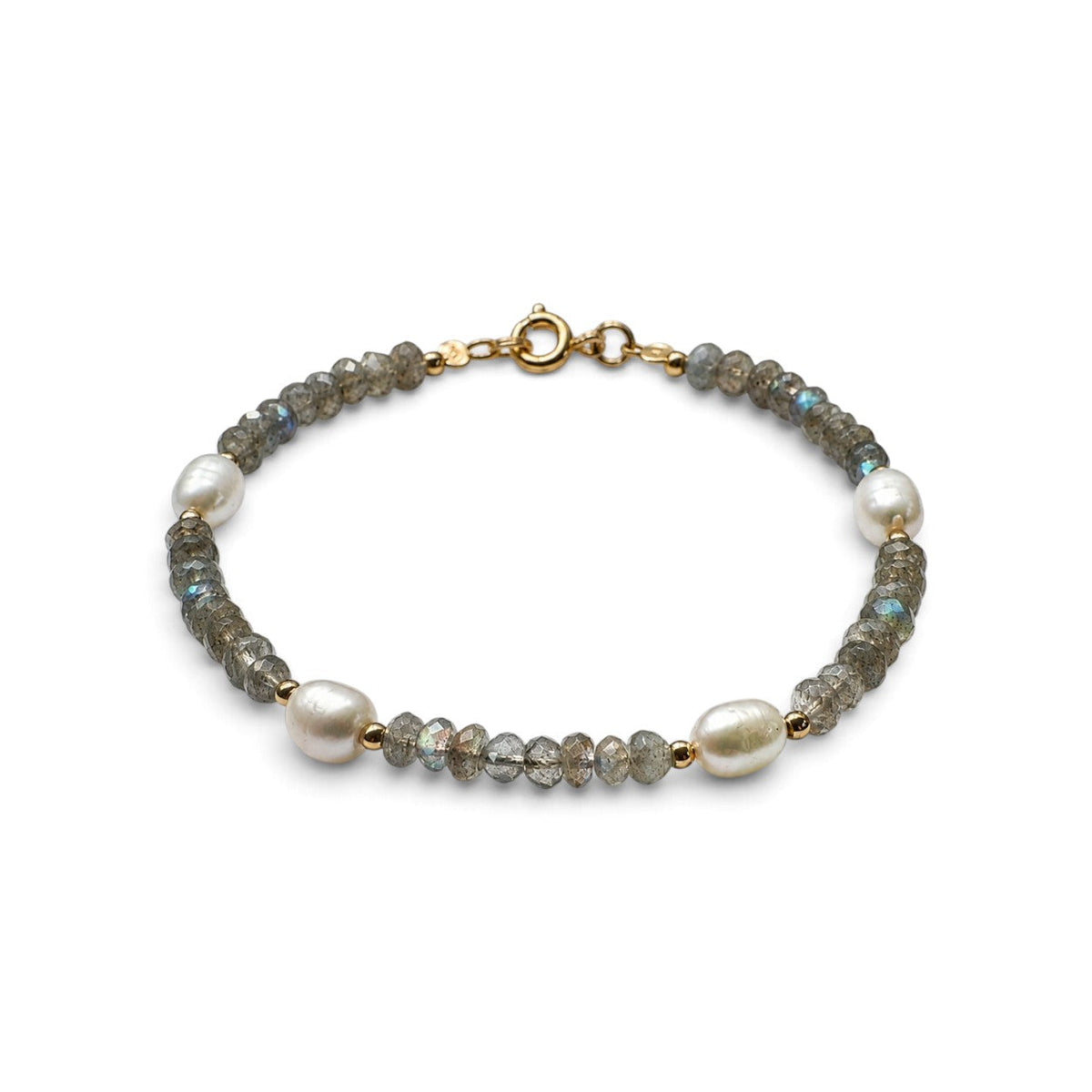 Pulsera ClaraJoyas de piedras naturales grises facetadas y tres perlas blancas con cierre dorado ajustable