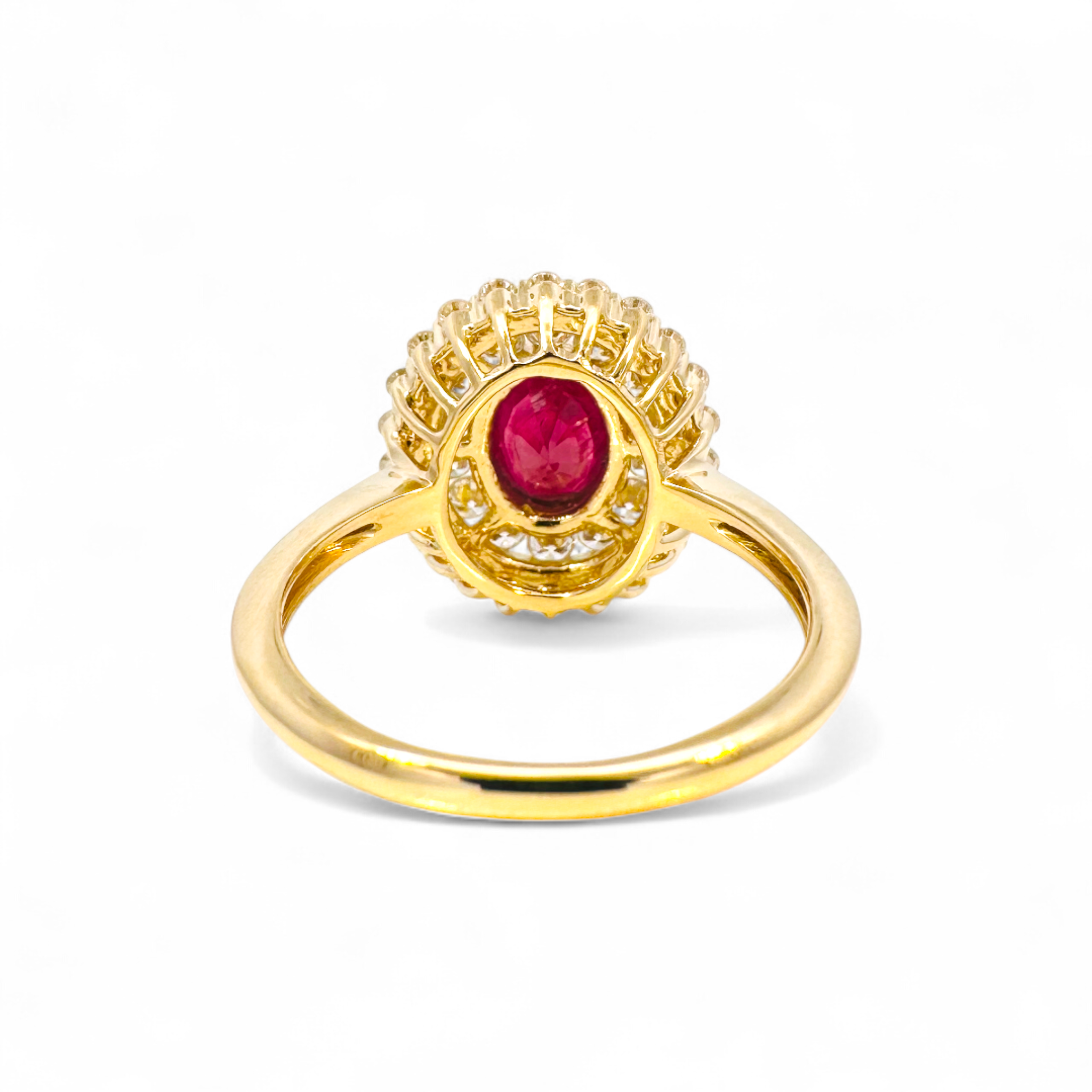 Anillo Solitario Rubí Oval doble halo diamantes