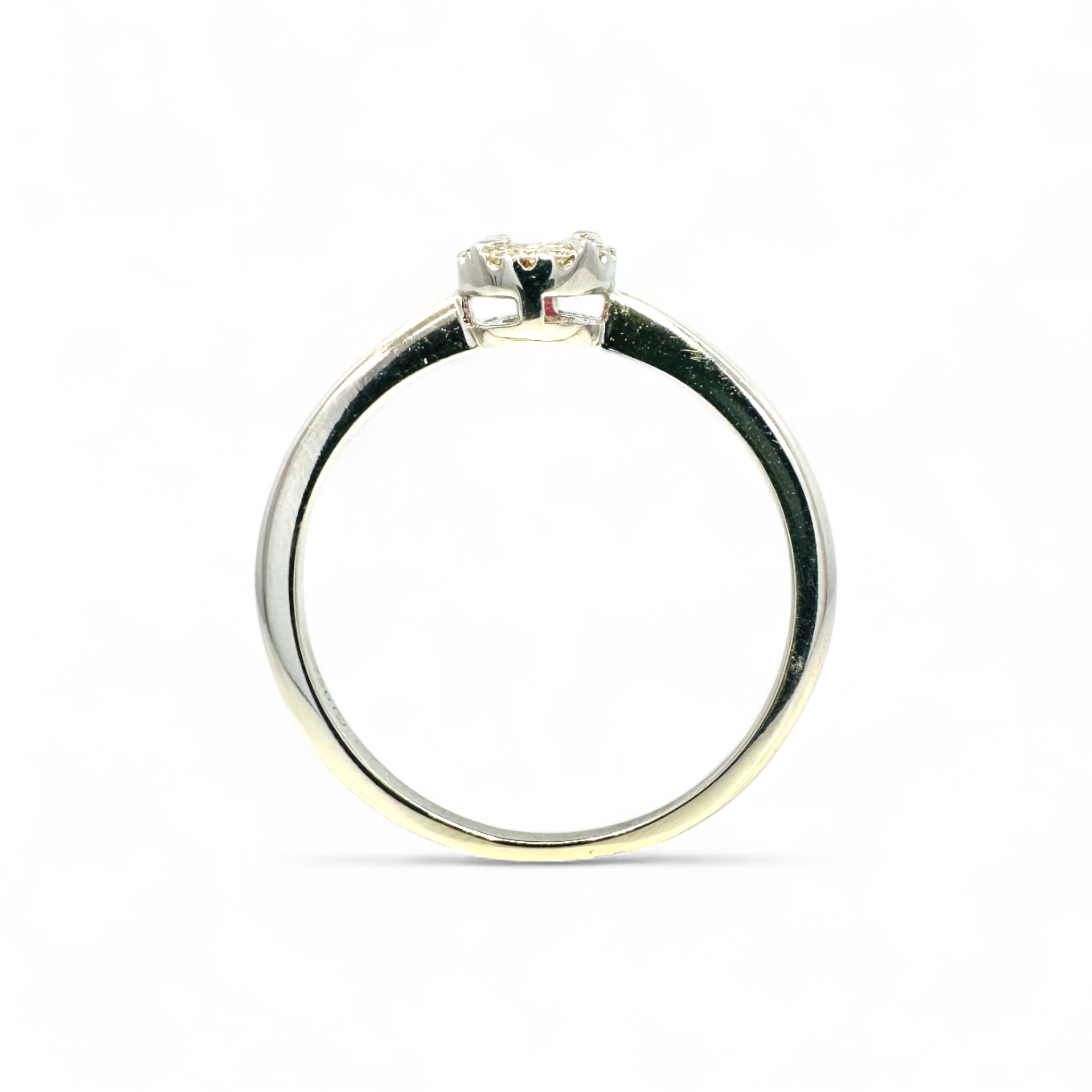 Anillo Solitario Rubí Oval Halo brillantes oro 18K