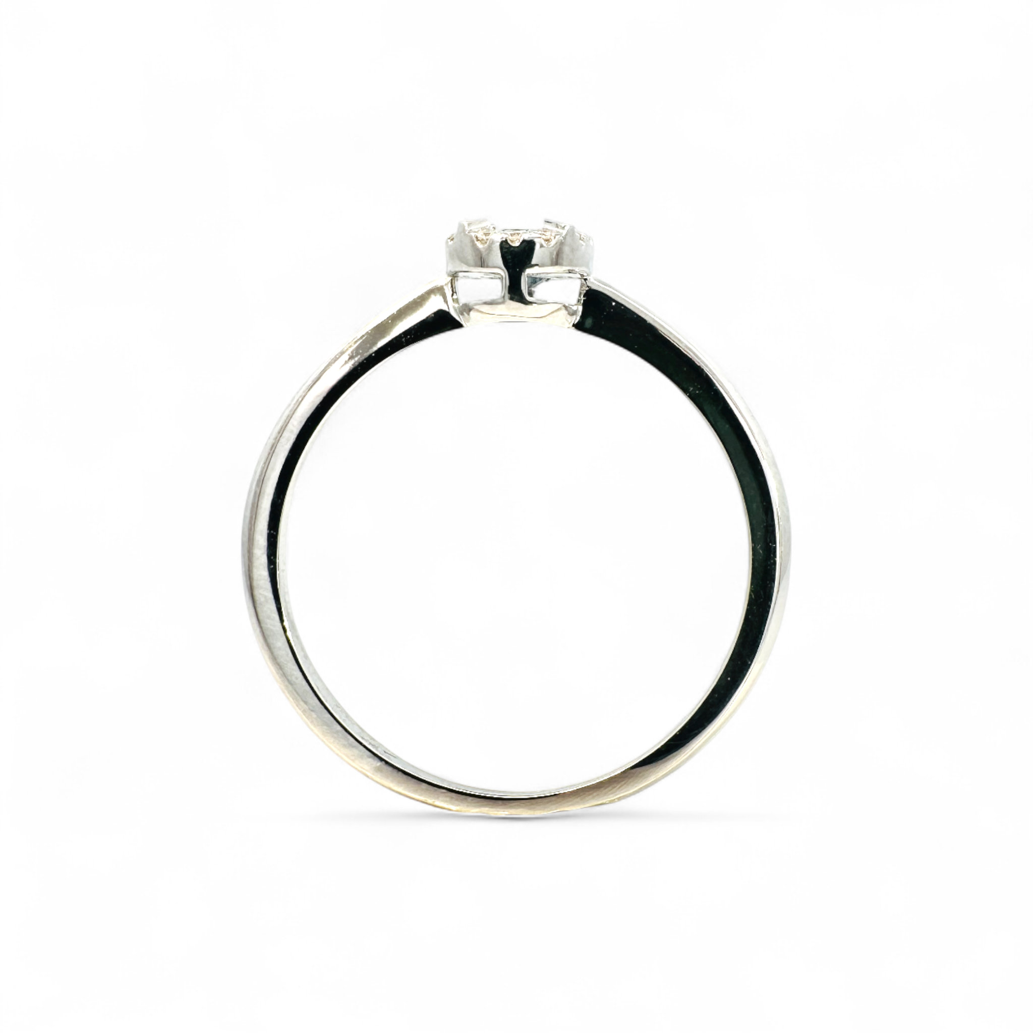 Anillo Solitario Zafiro Oval 0,25 ct Halo Brillantes