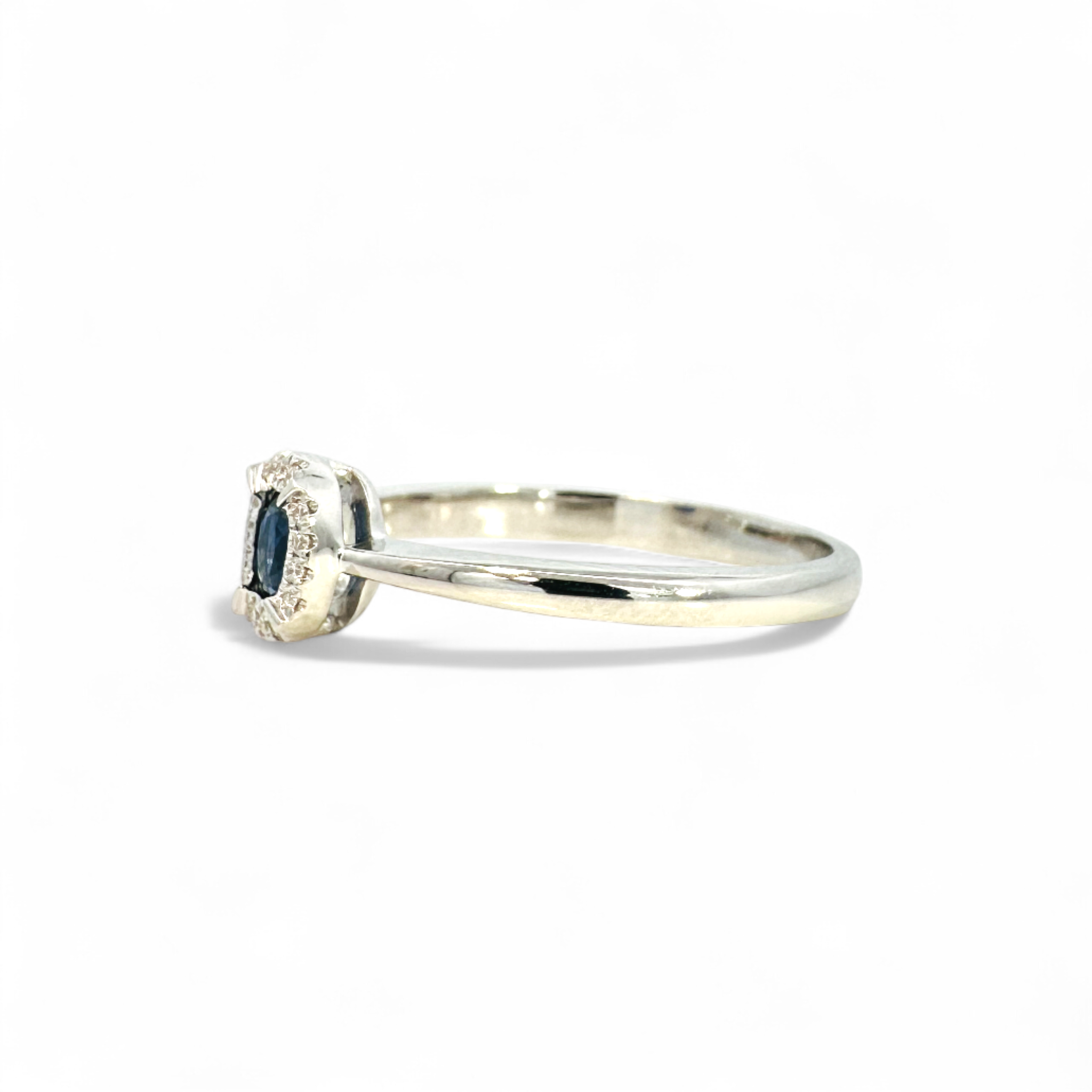 Anillo Solitario Zafiro Oval 0,25 ct Halo Brillantes