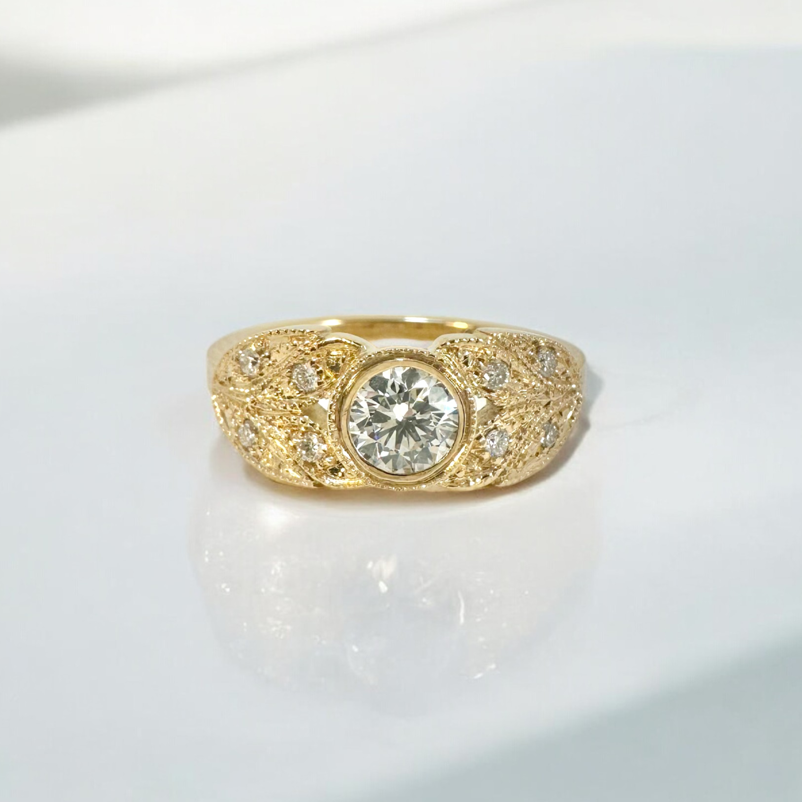 Anillo Solitario Diamante Lab (0,73 ct) Redondo Hojas Gold