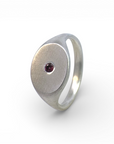 Anillo Sello meñique Granate - Sarrazina Joyas