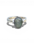 Anillo solitario Perla verde media caña - Sarrazina Joyas