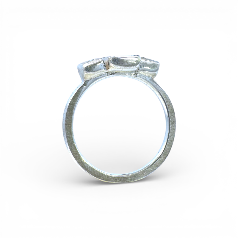 Anillo Grabado Buril y Tanzanita - Sarrazina Joyas