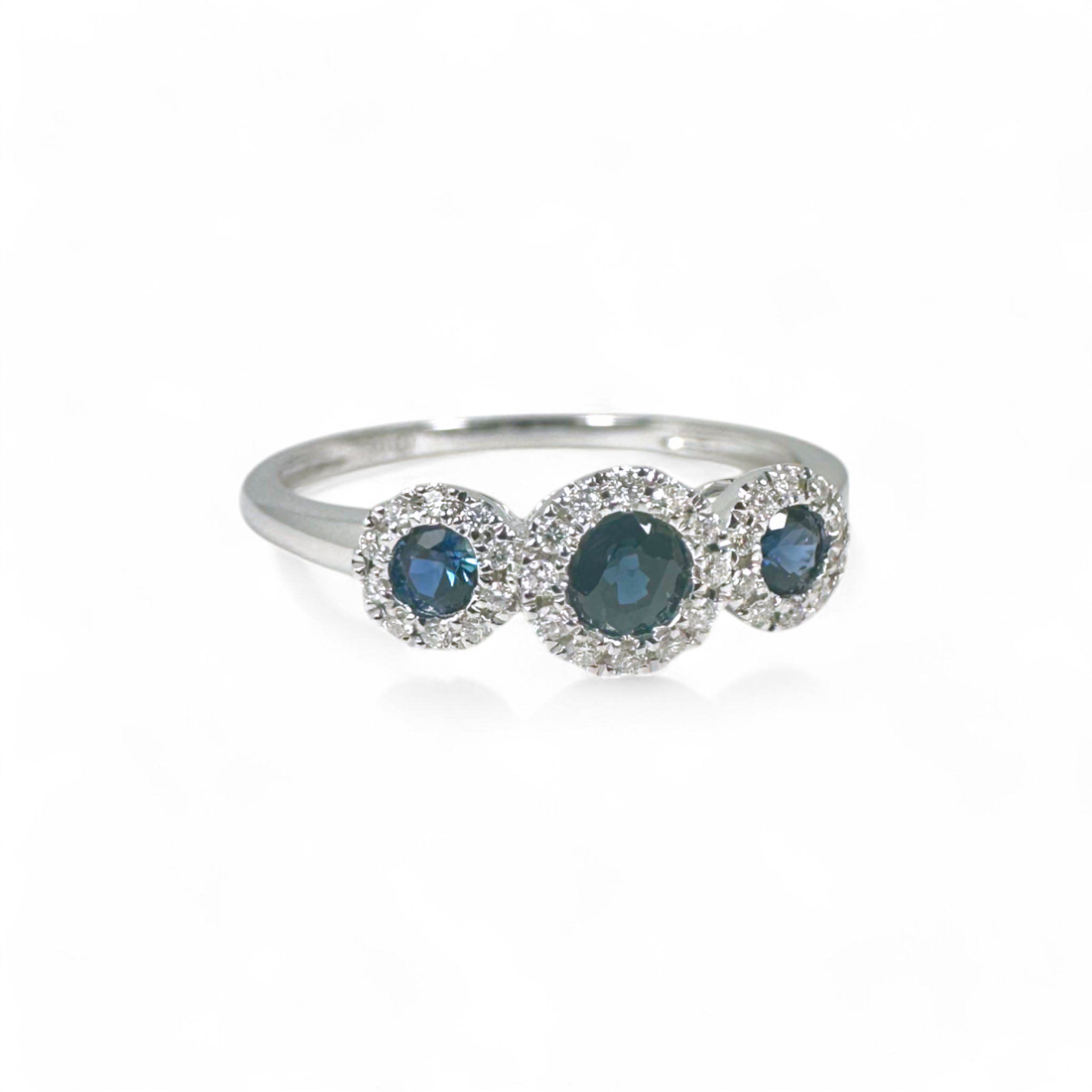 Anillo Tricillo de Zafiro con halo de diamantes