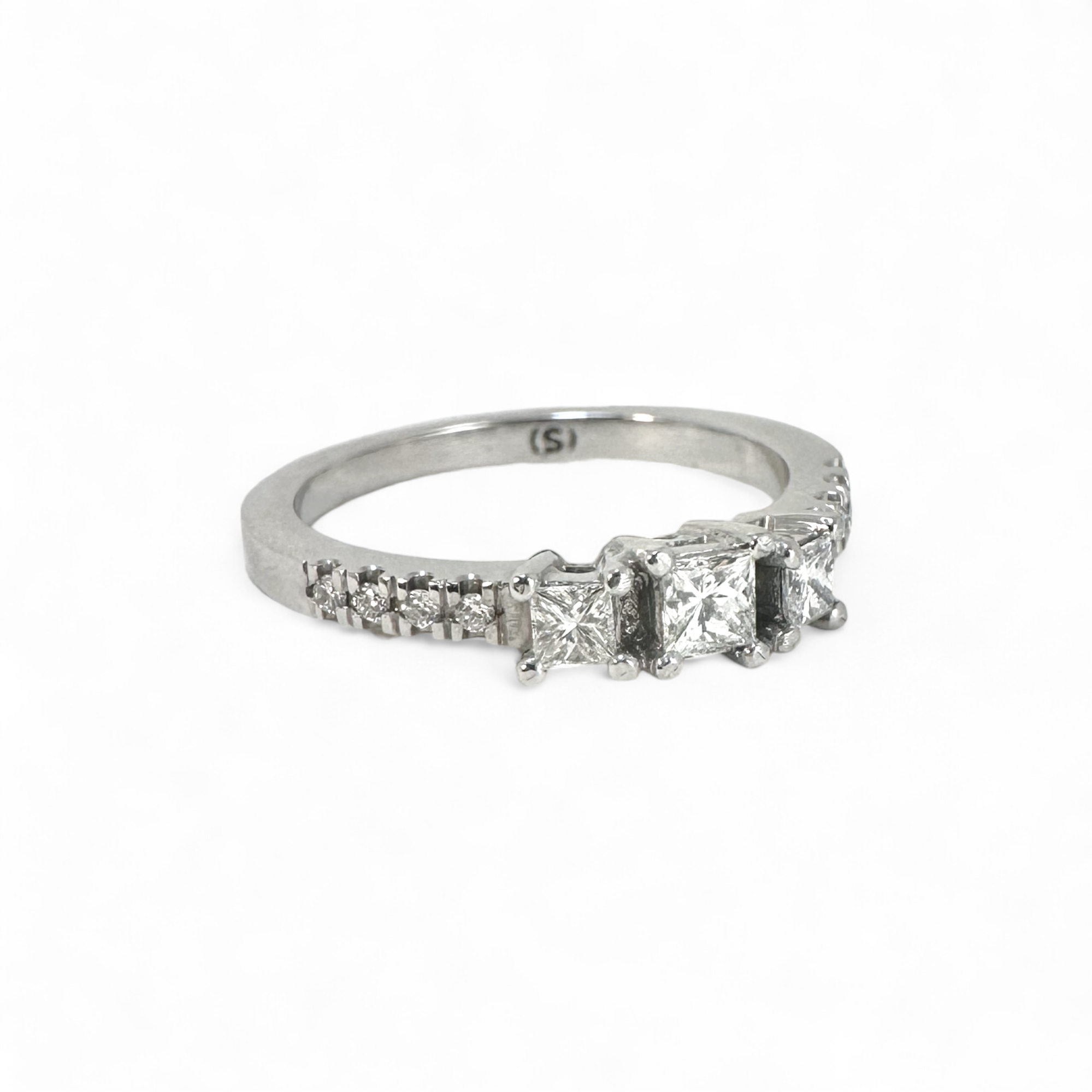 Anillo Tricillo Diamantes Princess central 0,22 Ct en Platino hecho a mano