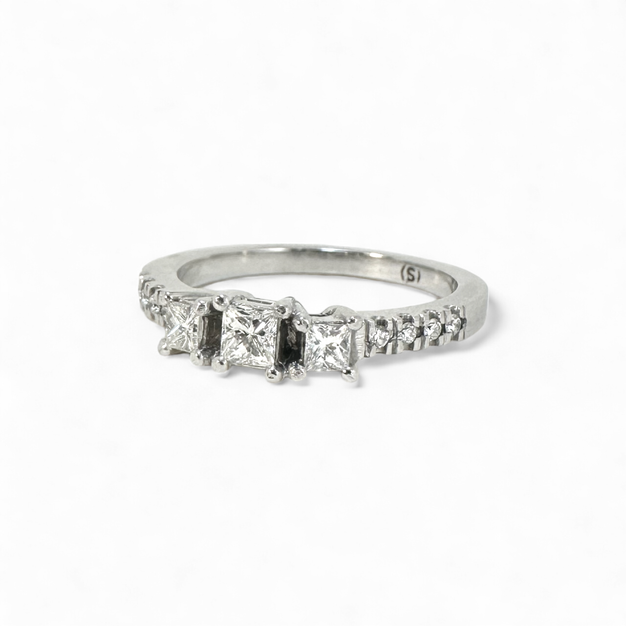 Anillo Tricillo Diamantes Princess central 0,22 Ct en Platino hecho a mano