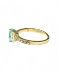 Anillo Solitario Topacio Azul Grifa argolla diseño Gold