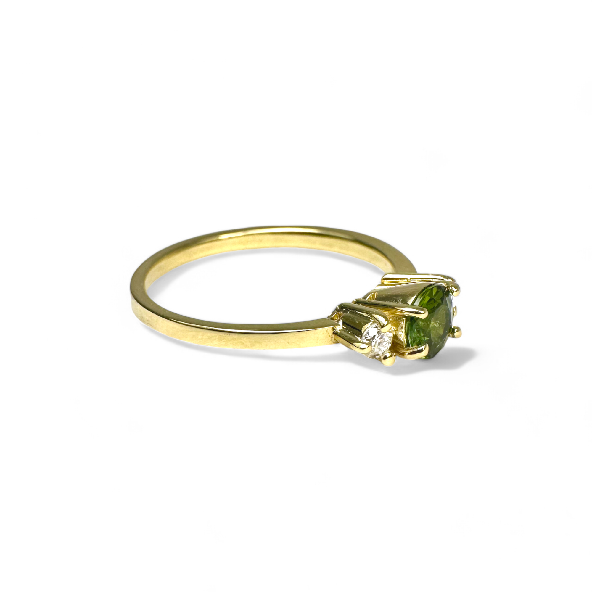 Anillo Solitario Turmalina Verde y Brillantes Gold