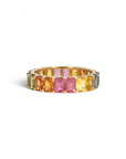 Anillo sinfín Sophia Schneider Joyas de oro 18K con zafiros multicolores en talla baguette dispuestos en arcoíris.