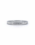 Anillo cintillo Sophia Schneider Joyas de plata 925 con diamantes corte baguette en engaste de riel