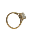 Anillo solitario Sophia Schneider Joyas de oro amarillo 18K con diamante de laboratorio corte esmeralda y halo