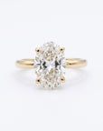 Anillo solitario Sophia Schneider Joyas de oro 18K con diamante de laboratorio corte oval de 3 quilates