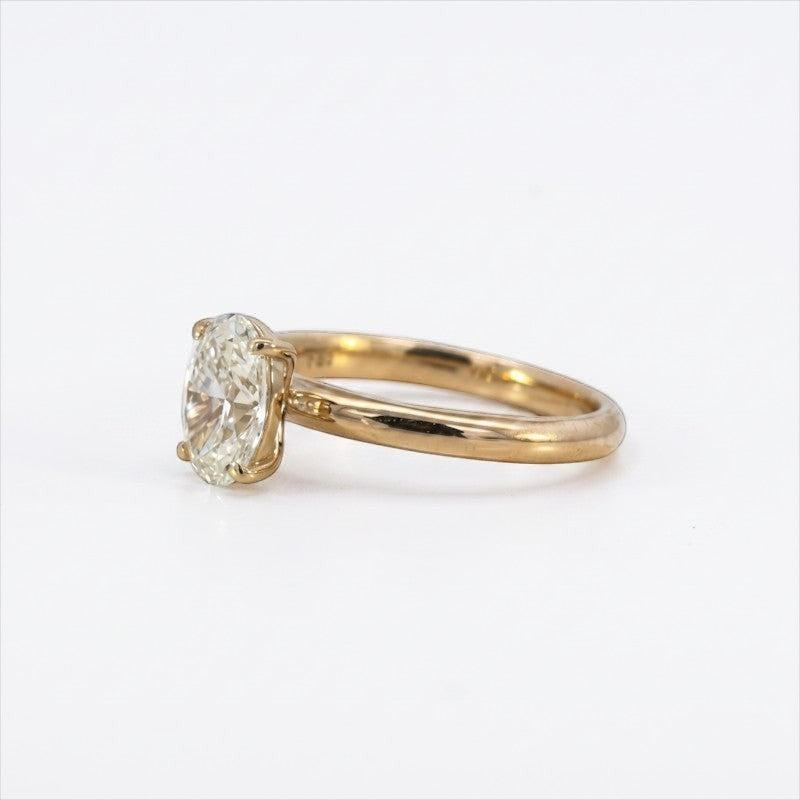 Anillo solitario Sophia Schneider Joyas de oro 18K con diamante de laboratorio corte oval de 1,08 ct