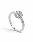 Anillo solitario Sophia Schneider Joyas de oro con diamantes en cluster y brillantes engastados en la argolla