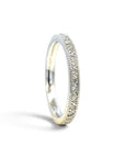 Anillo sinfín Sophia Schneider Joyas de oro blanco 18K con diamantes engastados en riel