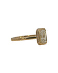 Anillo solitario Sophia Schneider Joyas de oro amarillo 18K con diamante de laboratorio corte esmeralda y halo
