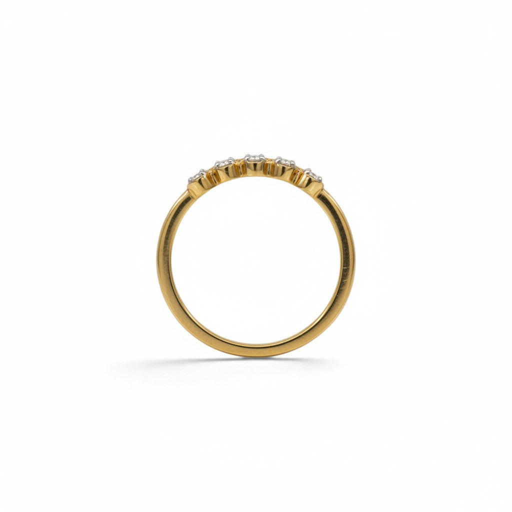 Anillo quintillo Sophia Schneider Joyas en oro amarillo de 10K con cinco diamantes en engaste de bisel