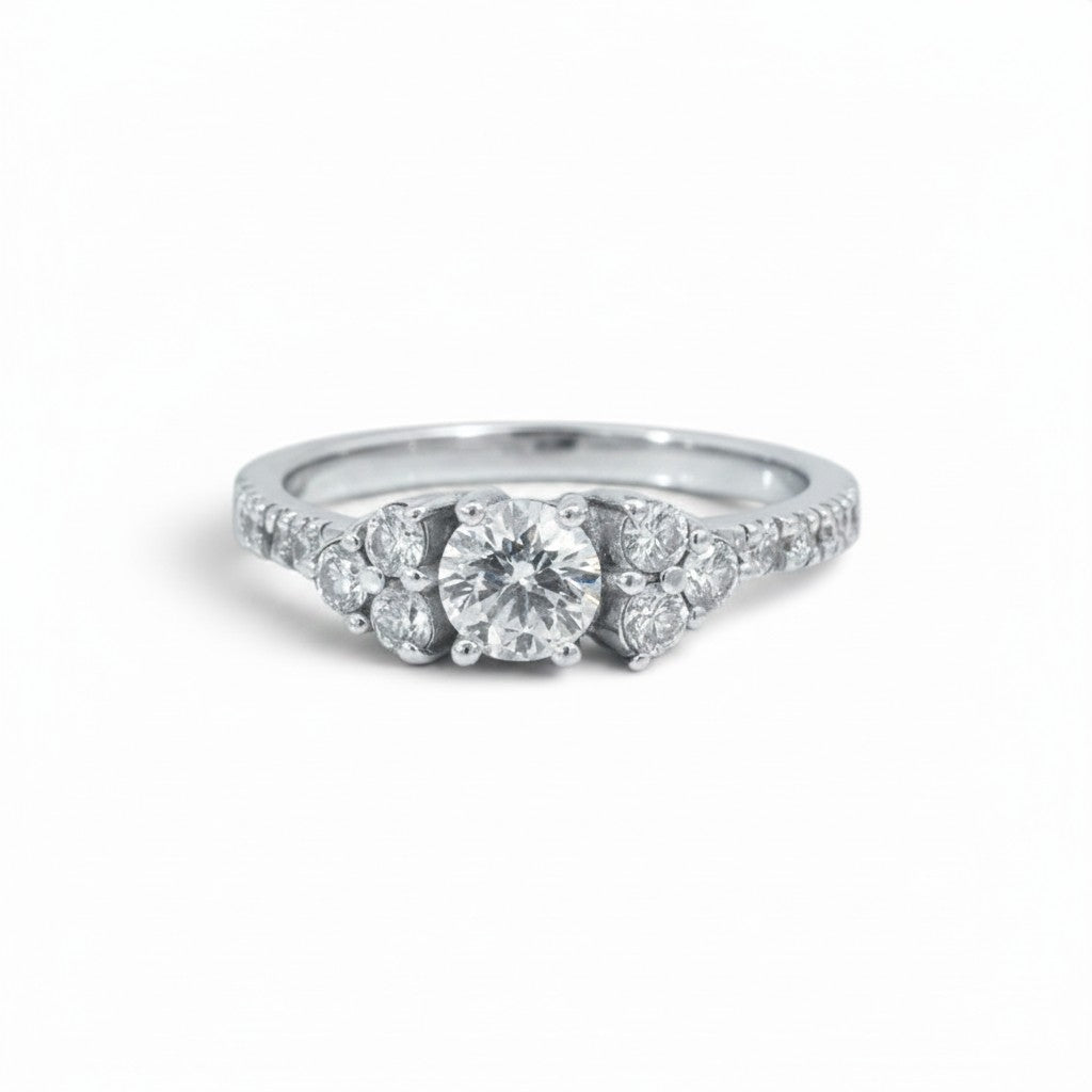 Anillo de compromiso Sophia Schneider Joyas en platino con diamante central de 0,45 ct y seis brillantes laterales