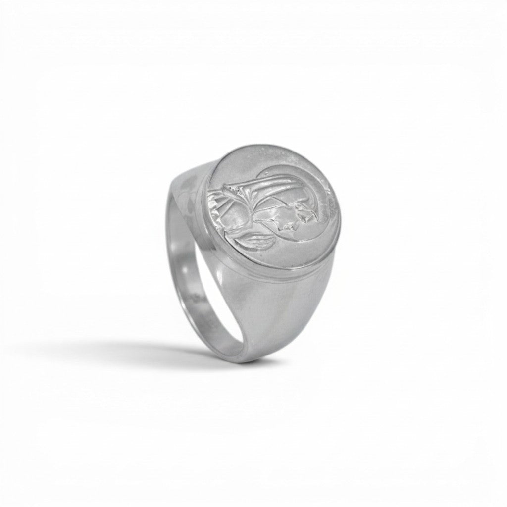 Anillo sello de Sophia Schneider Joyas en plata 925 con relieve de la Virgen orando, ideal para regalo religioso.