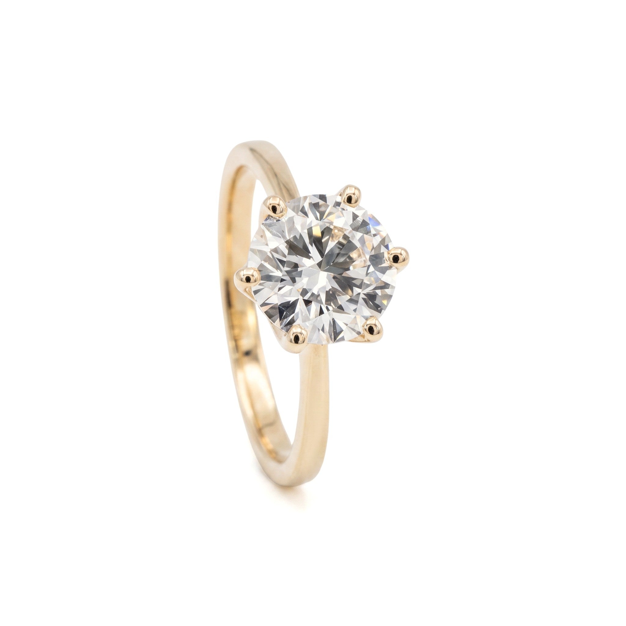 Anillo solitario Sophia Schneider Joyas en oro de 18K con diamante de laboratorio de 1,5 ct corte brillante