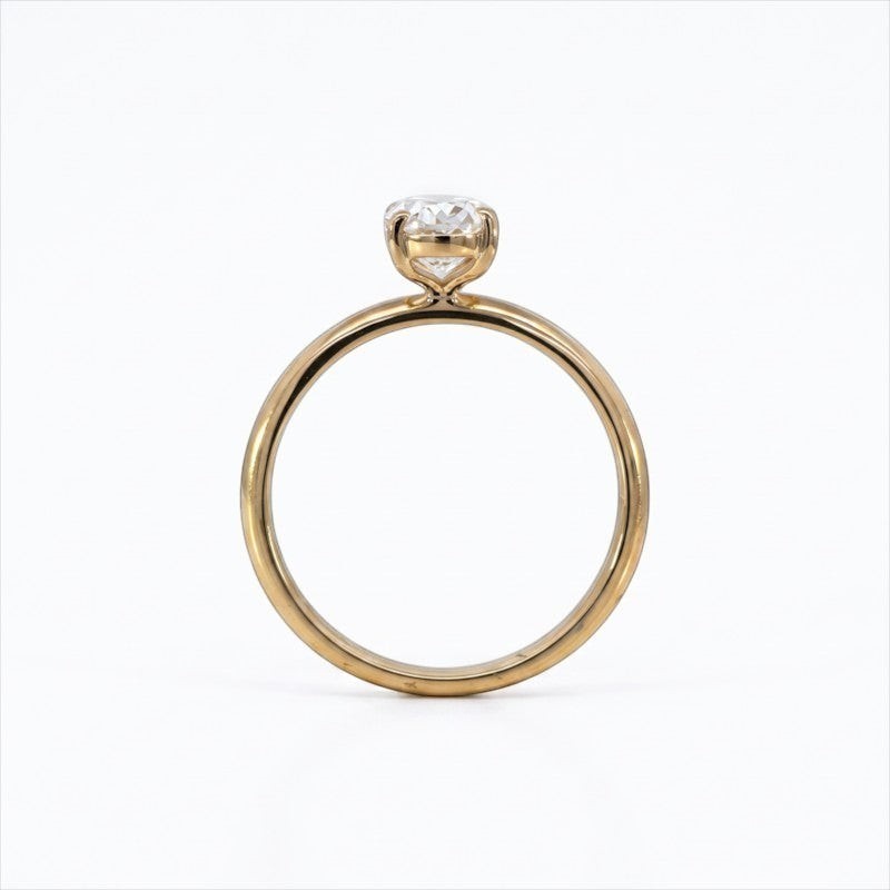 Anillo solitario Sophia Schneider Joyas de oro 18K con diamante de laboratorio ovalado de 1,08 ct