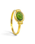 Anillo solitario Sophia Schneider Joyas de oro 18K con turmalina verde ovalada en engaste de bisel elegante