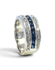 Anillo cintillo Sophia Schneider Joyas en oro blanco 18K con zafiros corte princess y diamantes brillantes