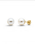 Aros de perla natural de 10 mm con poste de oro amarillo 18K hechos a mano por Sophia Schneider Joyas