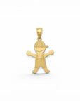Colgante de oro amarillo 18K con forma de niño con gorra y peto, personalizable. Sophia Schneider Joyas.