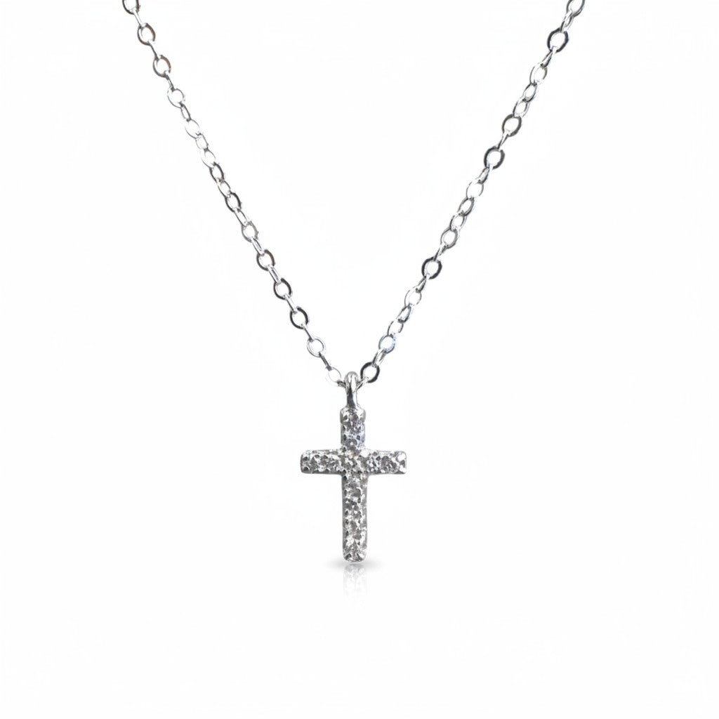 Collar Sophia Schneider Joyas de plata con baño de rodio y dije de cruz de 12 mm con circones brillantes