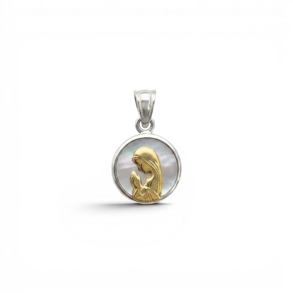 Medalla redonda Sophia Schneider Joyas de 12 mm con Virgen orando en oro laminado sobre fondo de nácar y plata