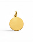 Medalla redonda de plata enchapada en oro de Sophia Schneider Joyas, 14 mm, con imagen de la Virgen Orando. Personalizable con grabado.