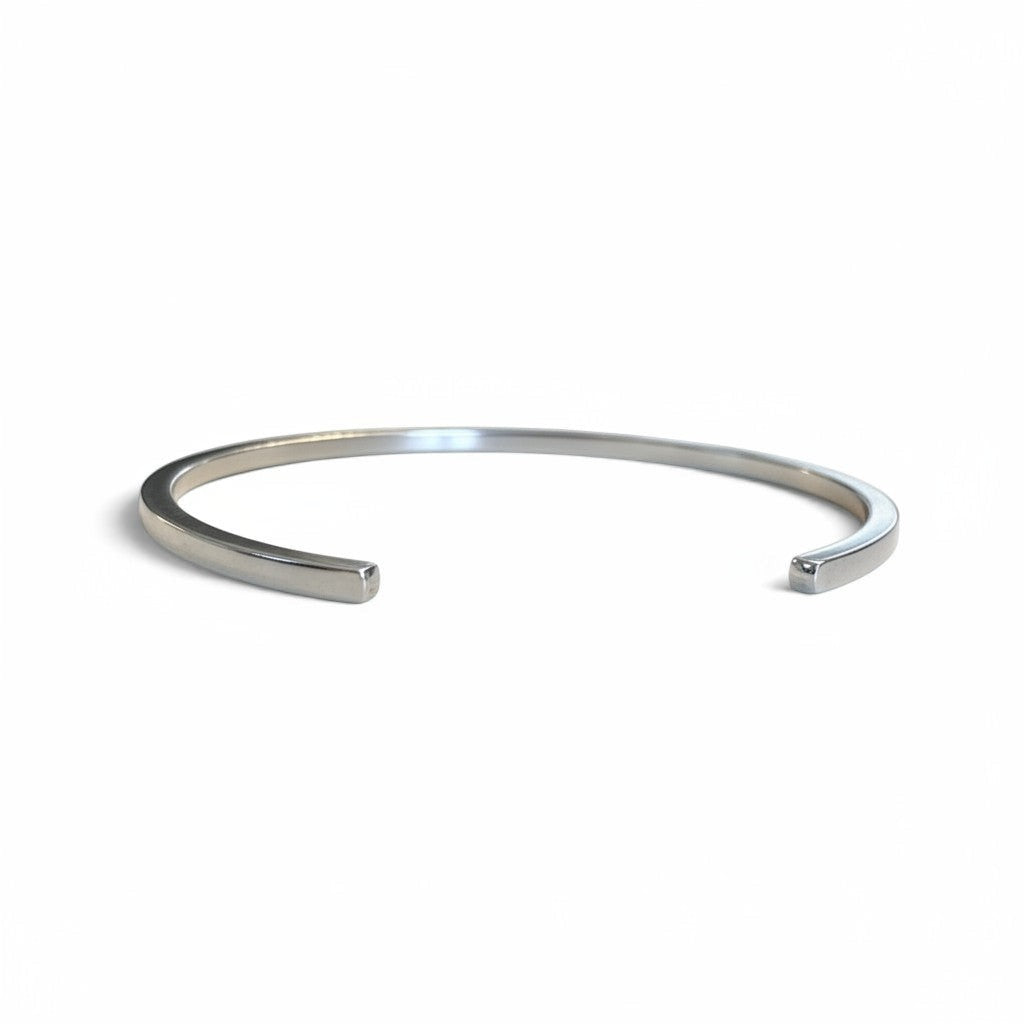 Pulsera esclava lisa de plata de Sophia Schneider Joyas con diseño minimalista y 2mm de espesor
