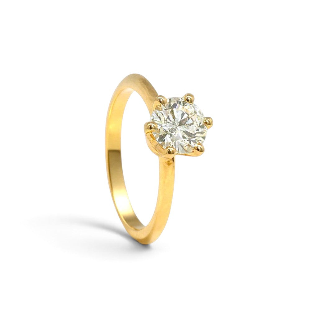 Sophia Schneider Joyas 1.05 ct brilliant cut lab diamond solitaire ring in 18K yellow gold with 6 prongs.