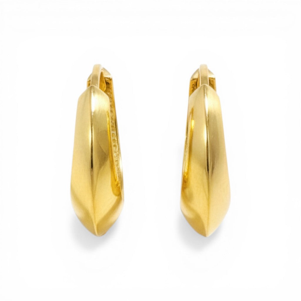 Sophia Schneider Joyas 18K gold curved profile hoop earrings, 15mm, polished finish, classic design for daily wear.