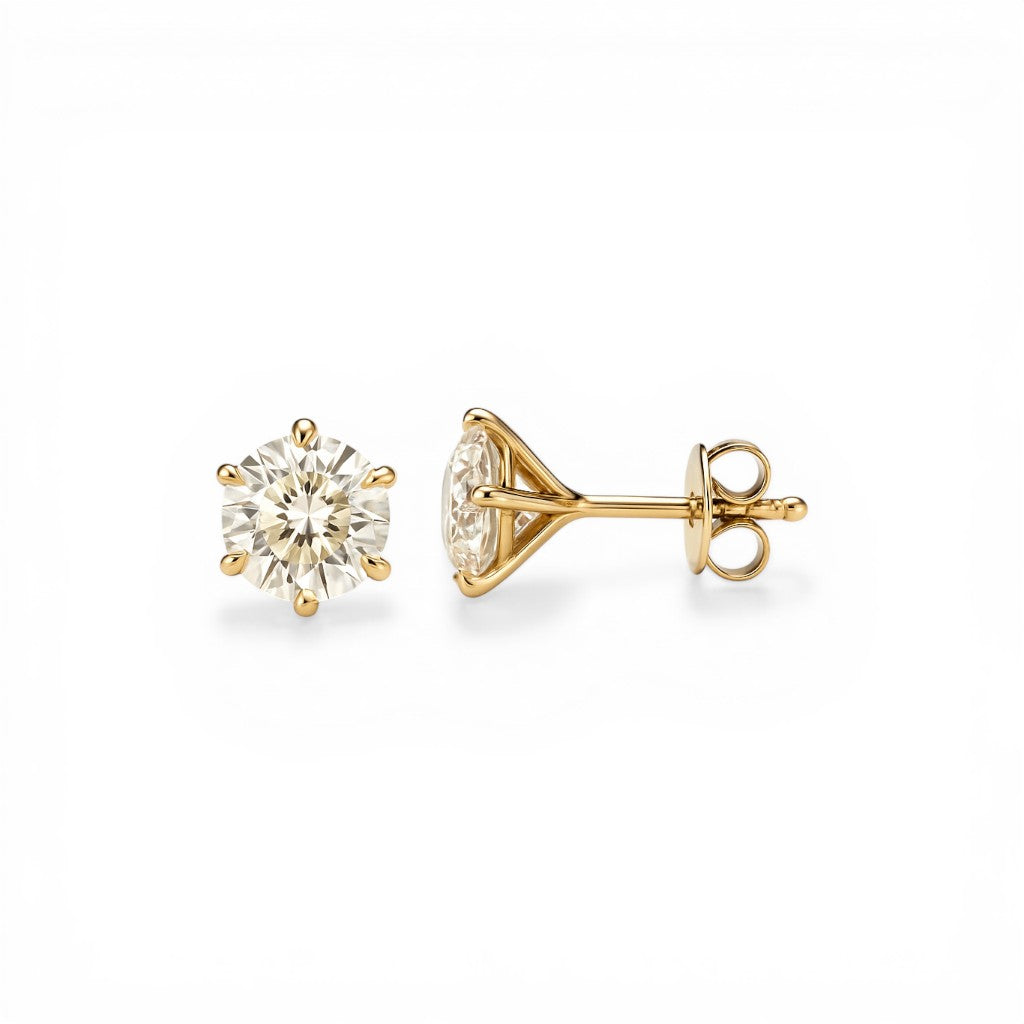Sophia Schneider Joyas 18K yellow gold stud earrings with 1.15 ct lab-grown diamonds, E-VVS2 clarity.
