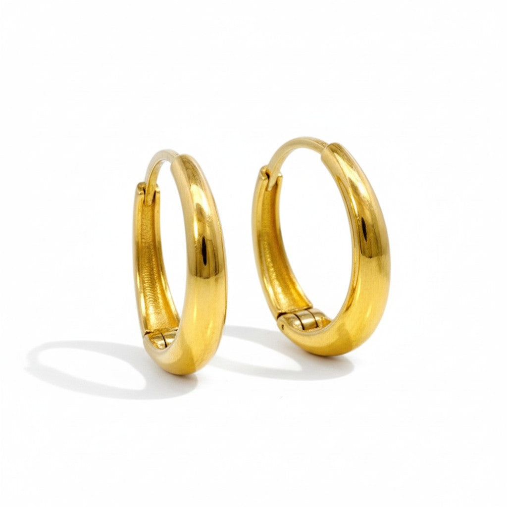 Sophia Schneider Joyas 18K gold hoop earrings, 16mm, smooth volume, rounded lines, classic design for daily wear.