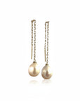 Sophia Schneider Joyas 18K gold chain drop earrings with oval pearls. Handmade Chilean artisan jewelry.