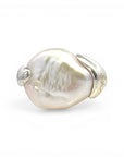 Sophia Schneider Joyas baroque pearl ring in sterling silver, size 14. Unique organic pearl shape.