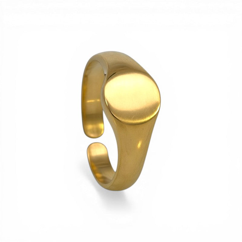 Sophia Schneider Joyas small oval signet ring in gold-plated silver, adjustable.
