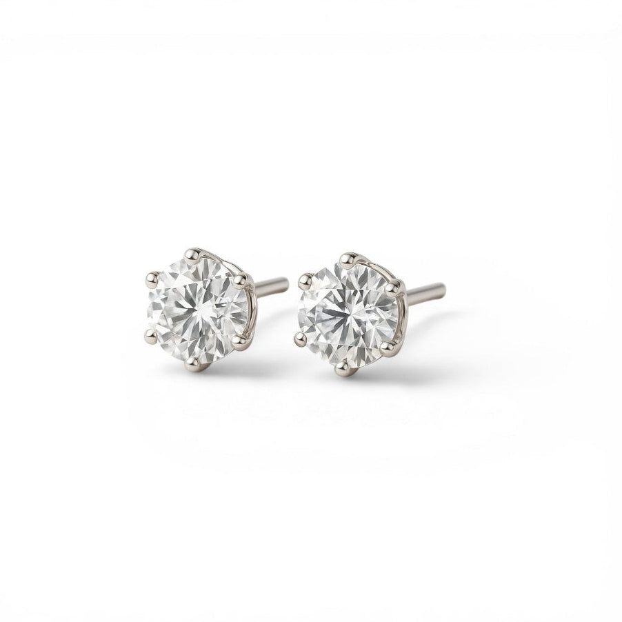 Sophia Schneider Joyas platinum stud earrings with 0.90 ct white sapphire, brilliant cut, prong set. 6mm.