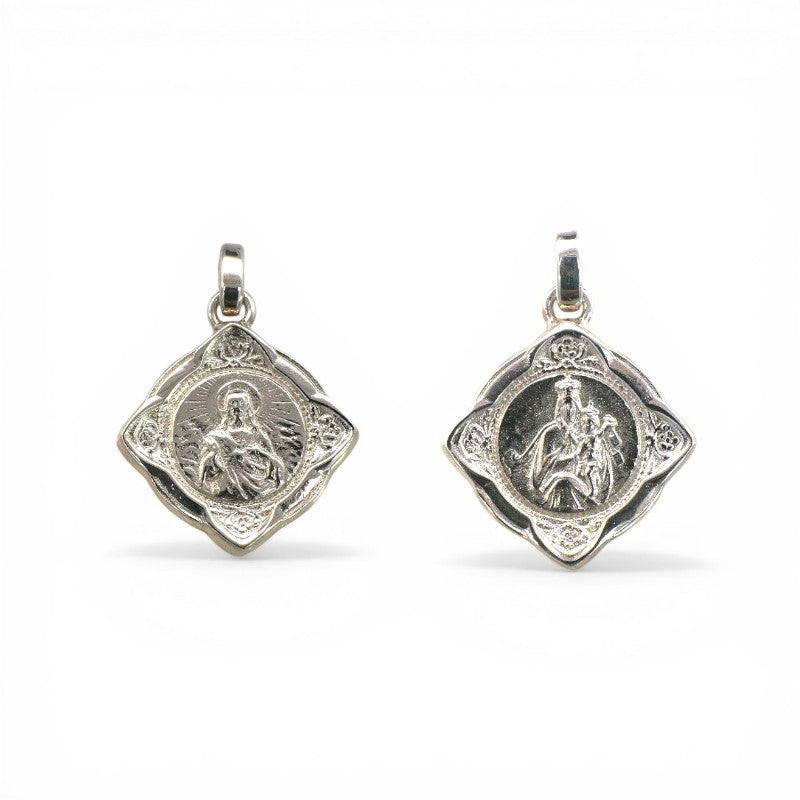 Sophia Schneider Joyas silver scapular medal, 25x25 mm, featuring a detailed religious image.